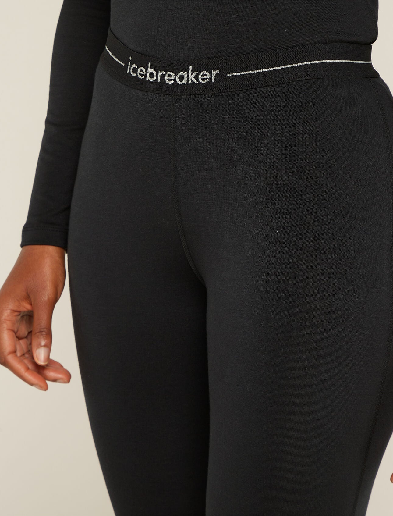 icebreaker-leggings-heavy-damen-schwarz-nahaufnahme