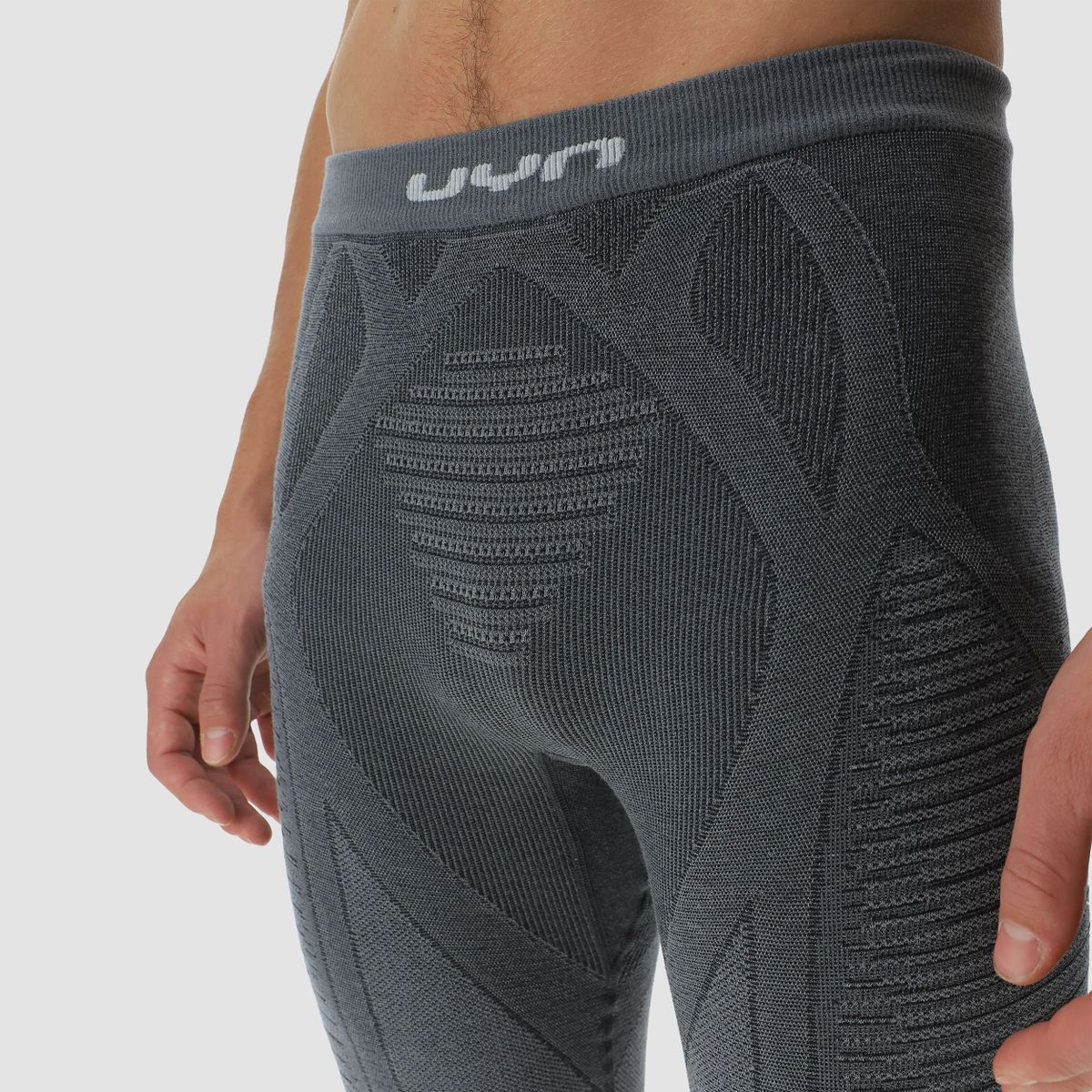 uyn-biomorph-thermohose-herren-grau-nahaufnahme