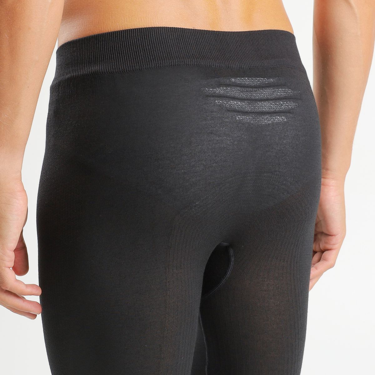 uyn-energyon-3/4-thermohose-herren-schwarz-nahaufnahme-hinten