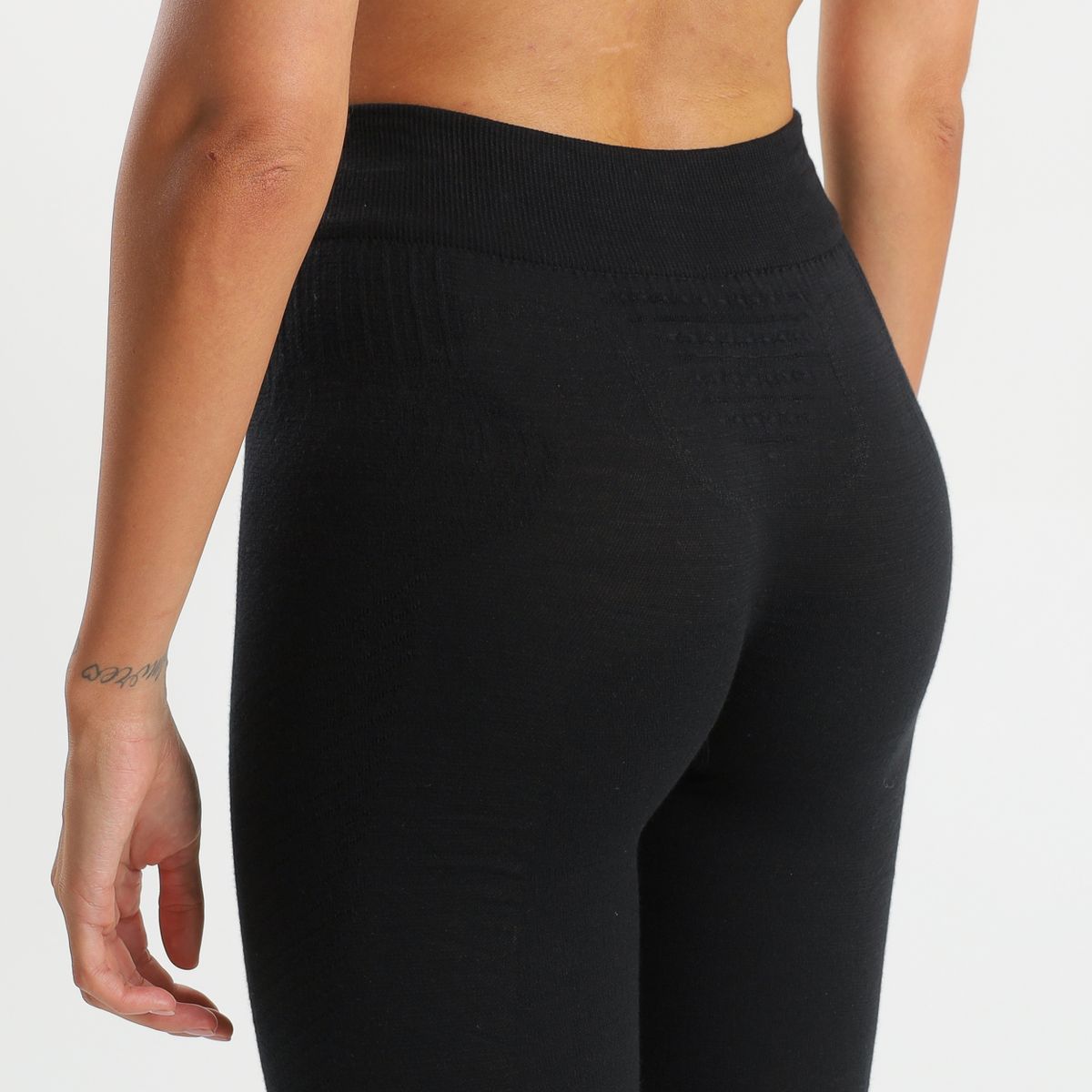 uyn-fusyon-thermohose-black-nahaufnahme-hinten