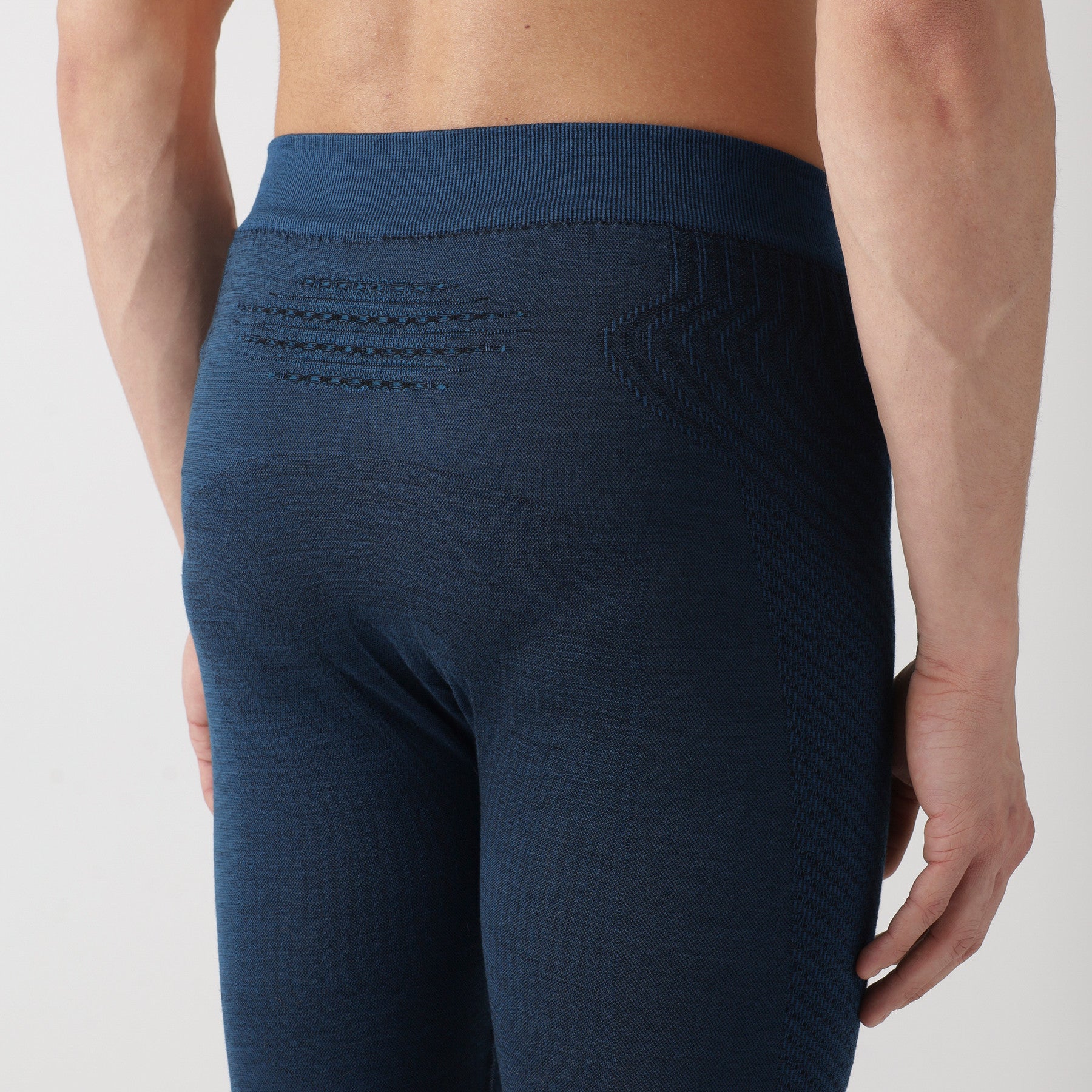uyn-fusyon-thermohose-blau-nahaufnahme-hinten