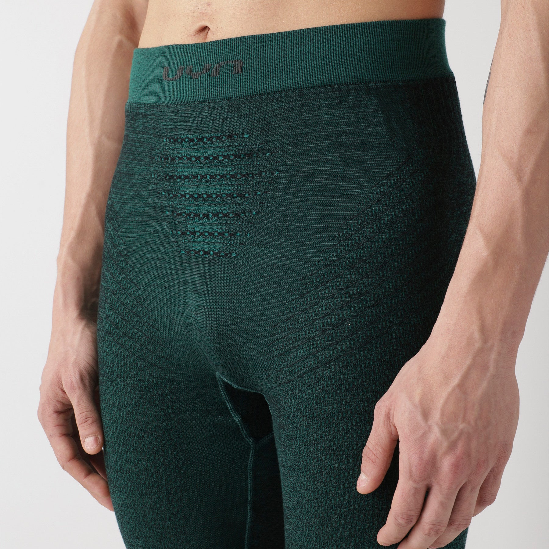 uyn-fusyon-thermohose-dunkelgrün-nahaufnahme