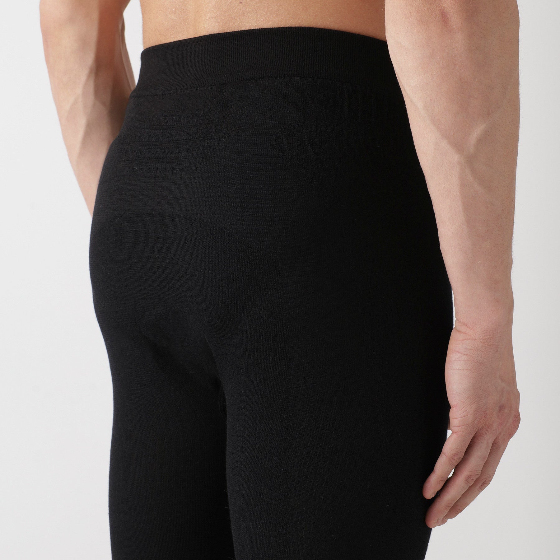 uyn-fusyon-thermohose-schwarz-nahaufnahme-hinten