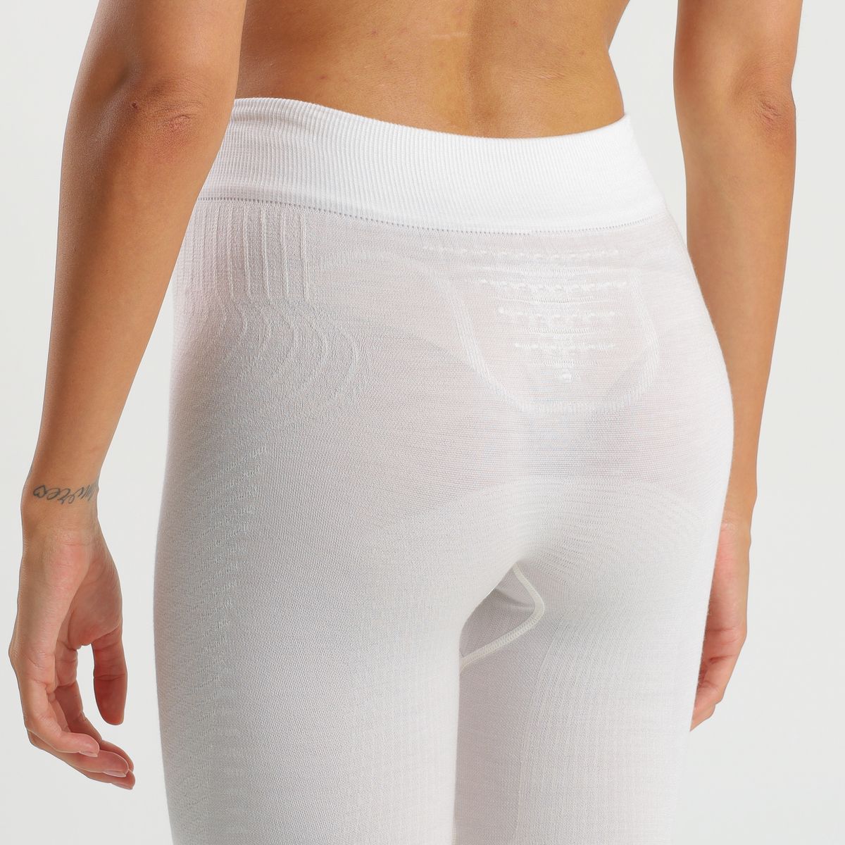 uyn-fusyon-thermohose-weiß-nahaufnahme-hinten