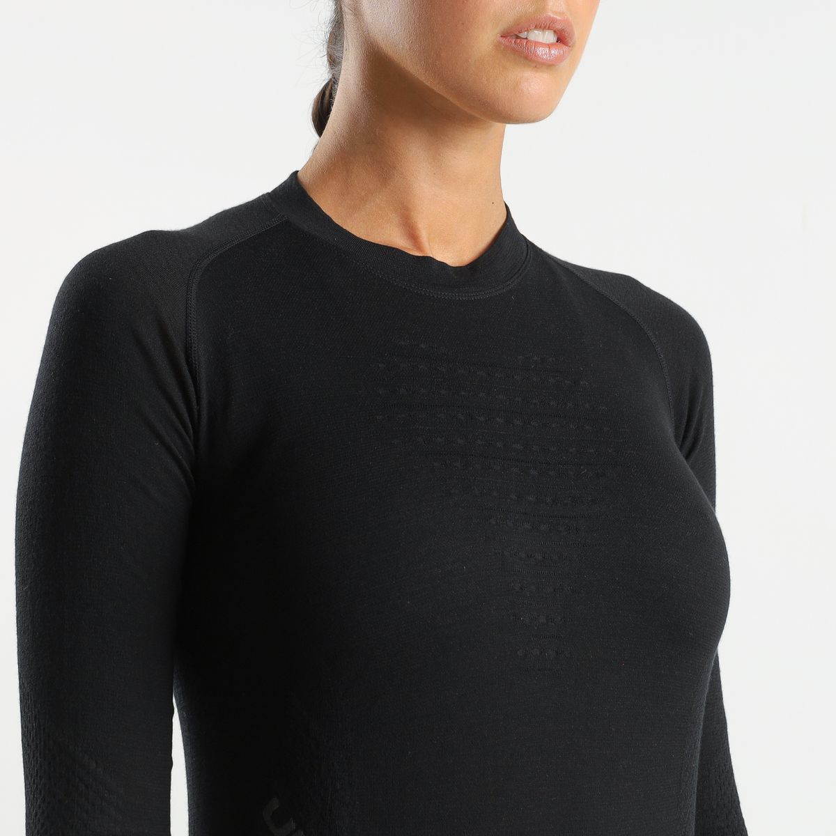 uyn-fusyon-thermoshirt-black-nahaufnahme