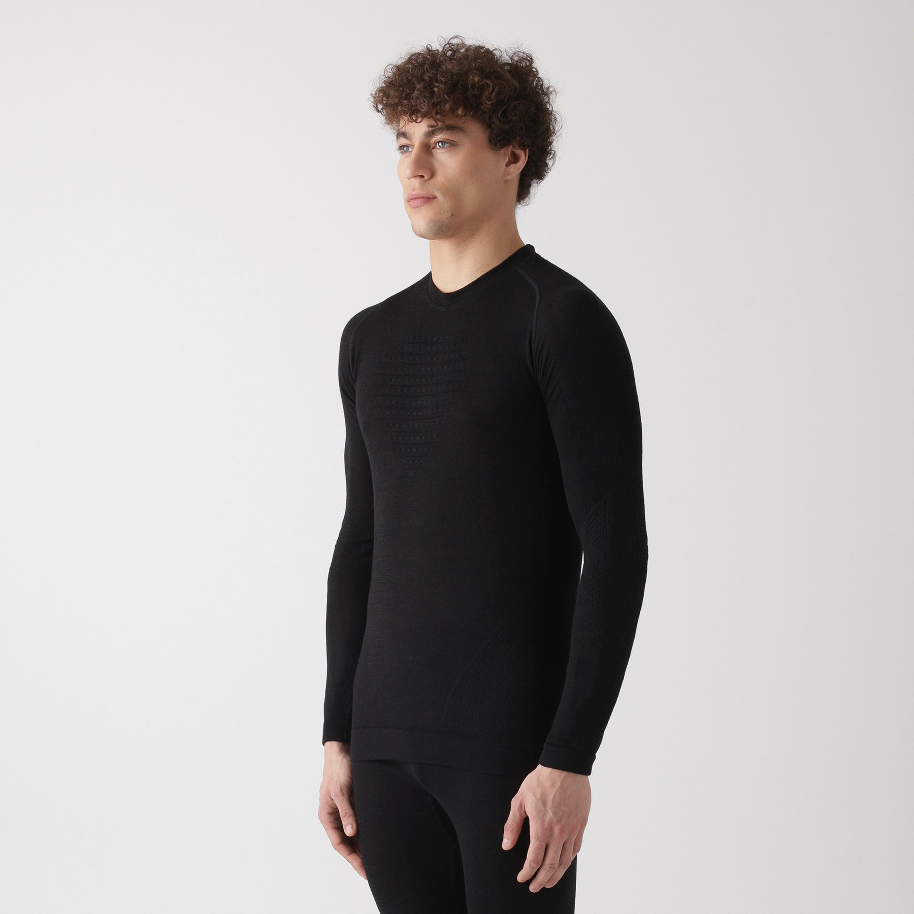uyn-fusyon-thermoshirt-schwarz-seitenansicht