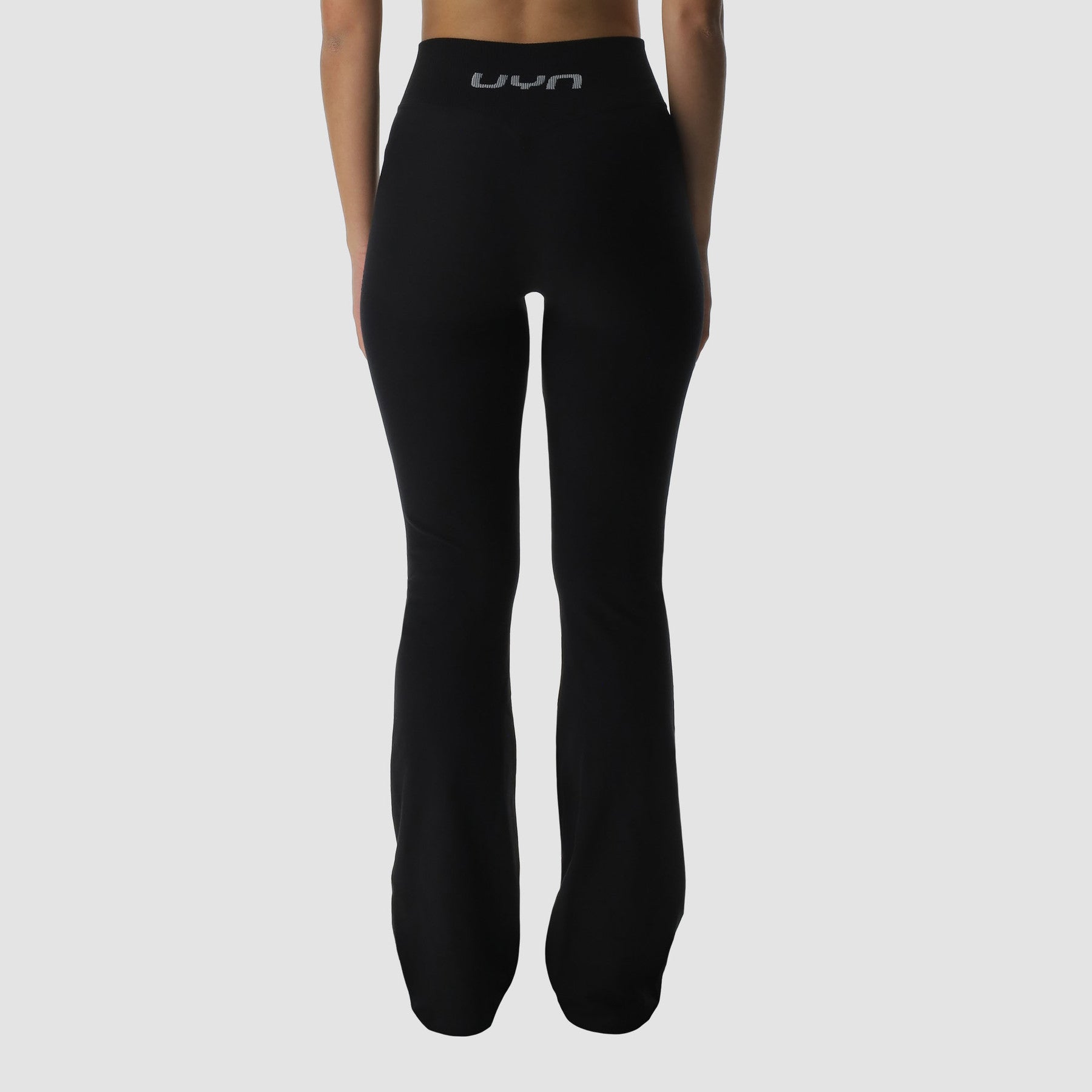 uyn-rock-fit-leggins-flared-schwarz-rückansicht