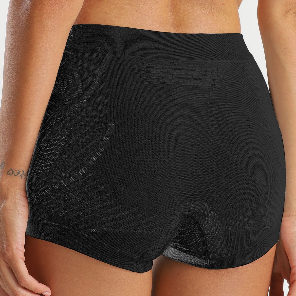 uyn-shorts-damen-schwarz-nahaufnahme-hinten