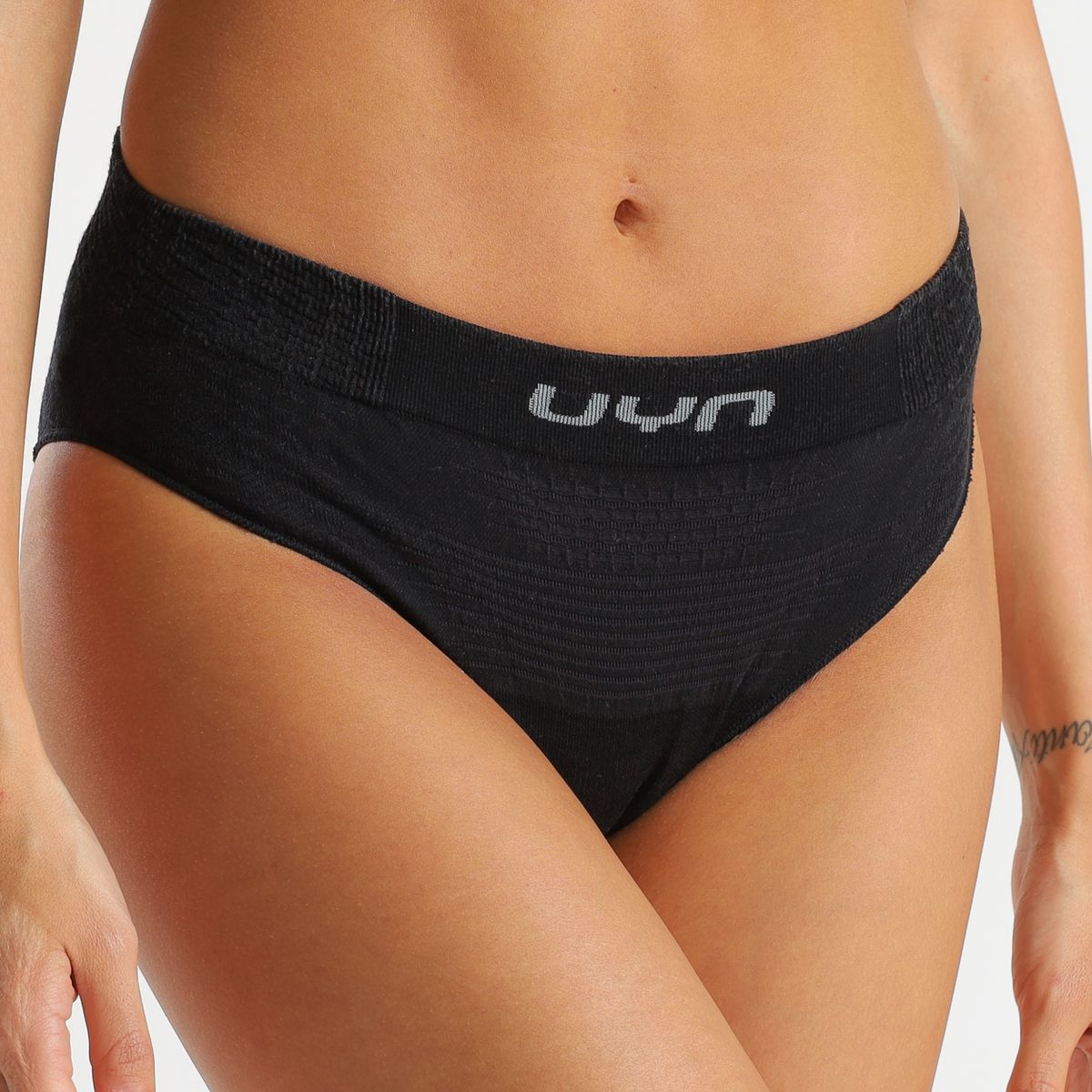 uyn-slip-damen-schwarz-nahaufnahme
