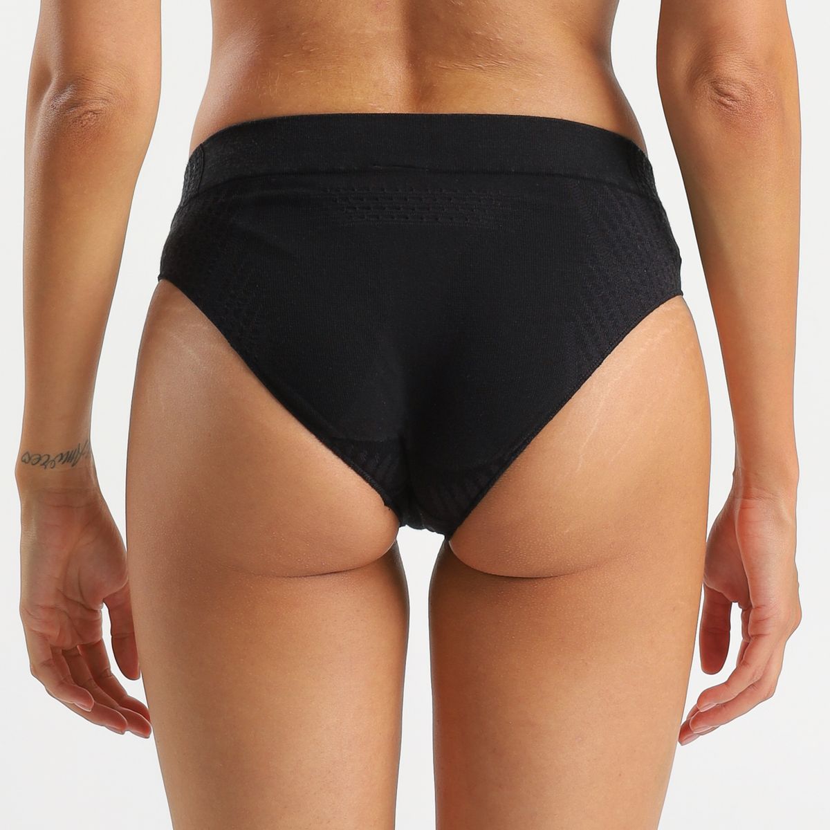uyn-slip-damen-schwarz-rückansicht
