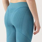 uyn-thermohose-damen-hellblau-nahaufnahme-hinten