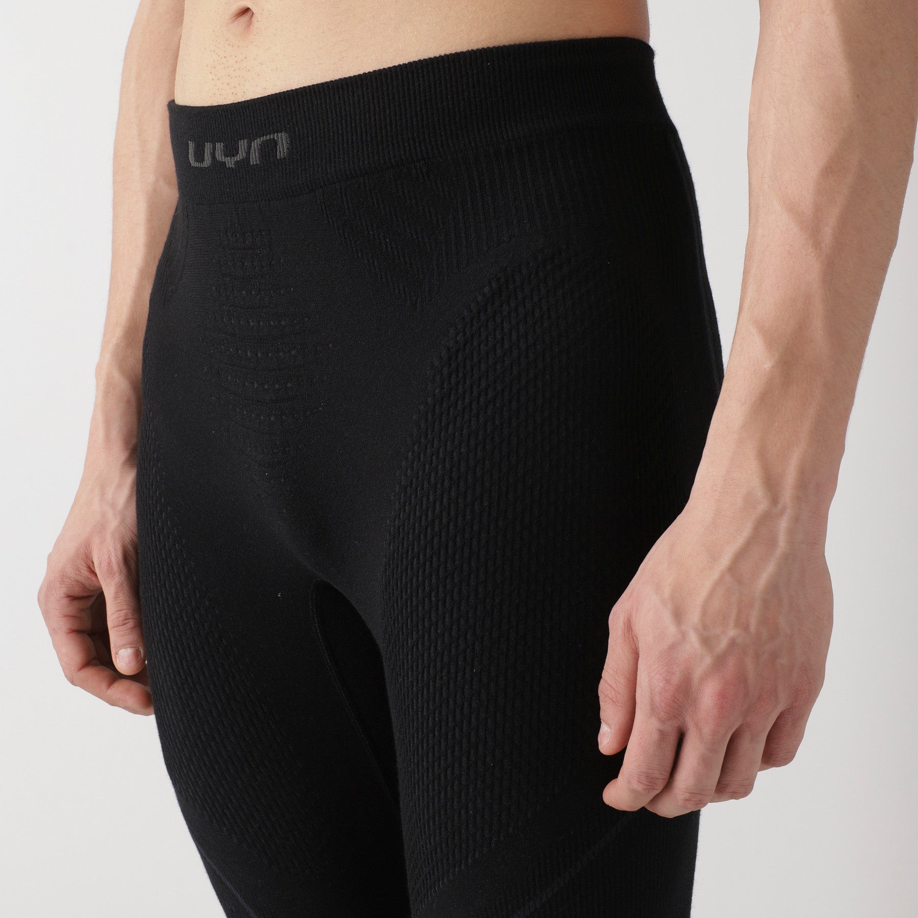 uyn-thermohose-herren-schwarz-nahaufnahme
