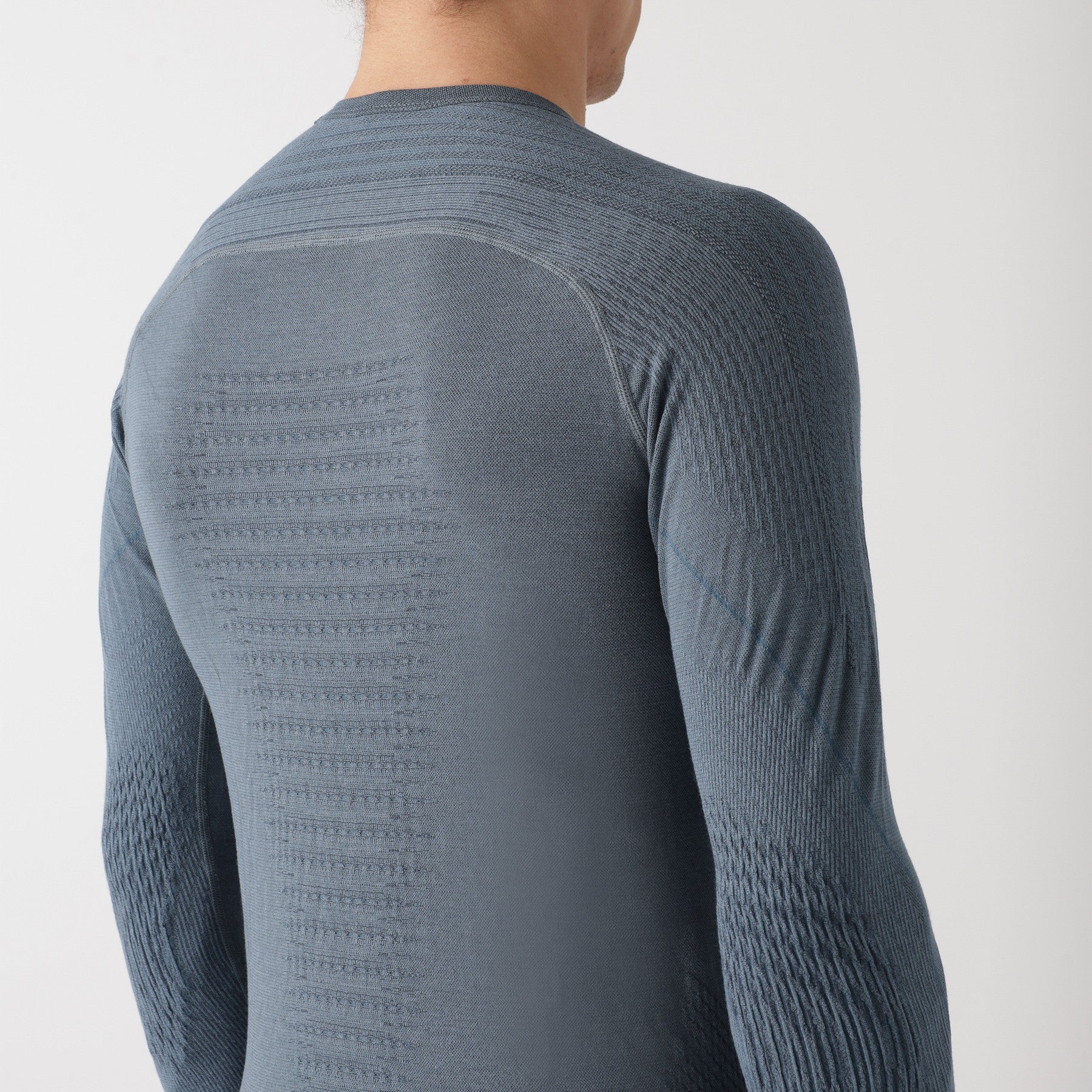 uyn-thermoshirt-herren-grau-nahaufnahme-rücken