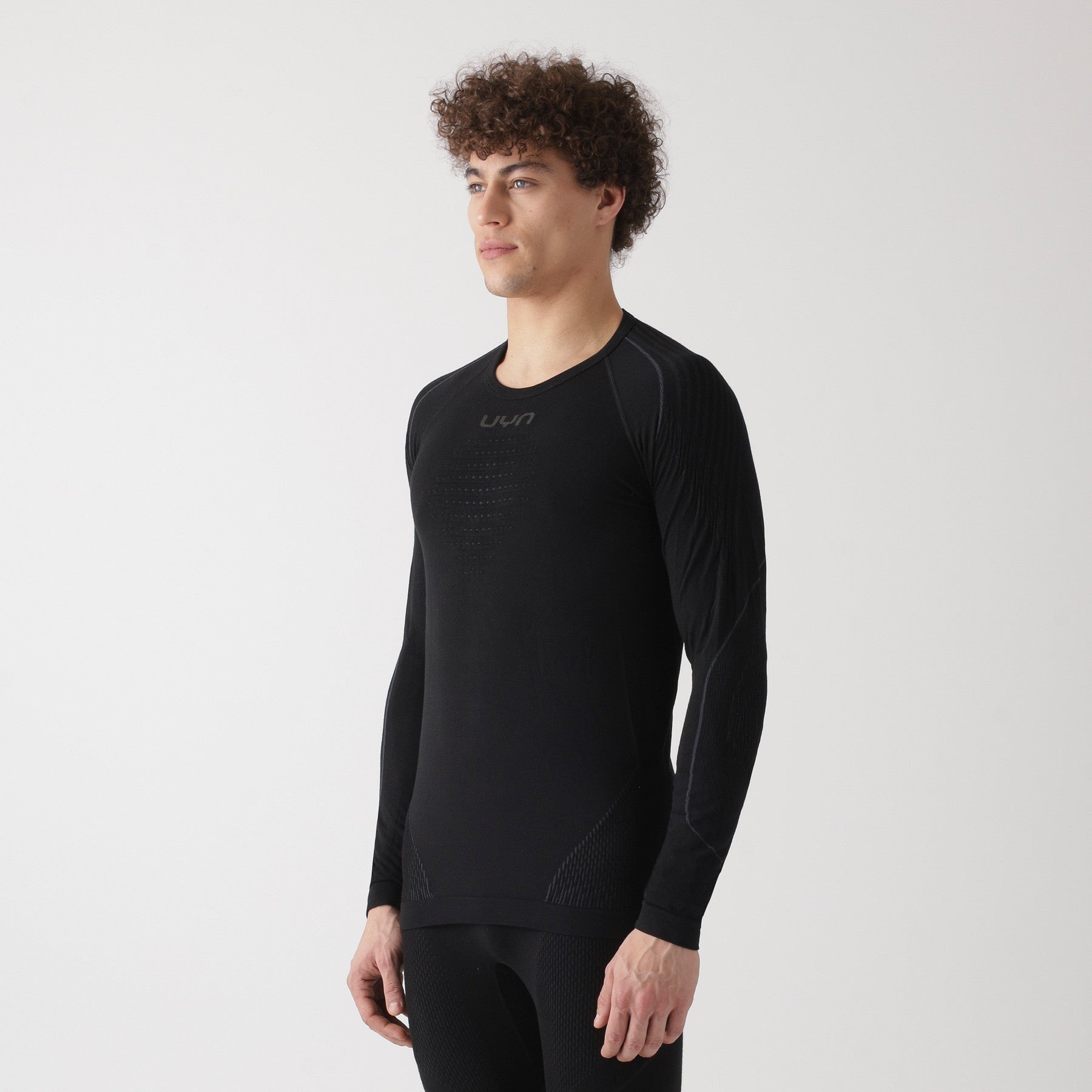 uyn-thermoshirt-herren-schwarz-seitenansicht