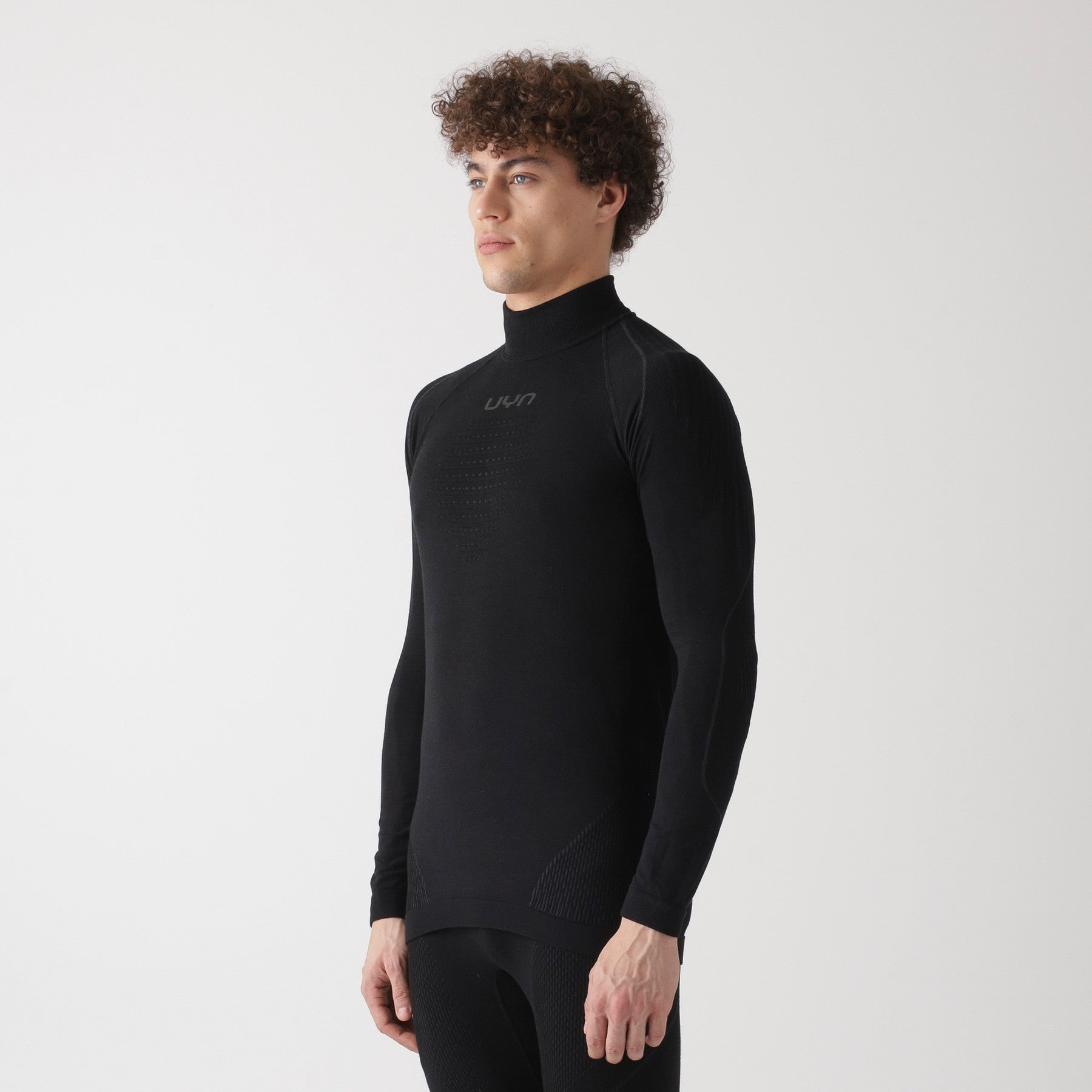 uyn-thermoshirt-stehkragen-herren-schwarz-seitenansicht